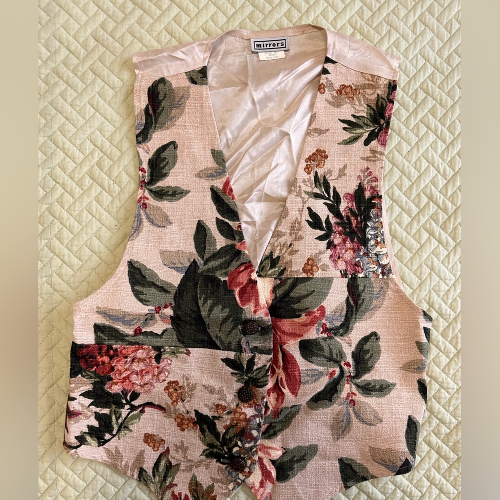 Vintage floral vest. Size medium.